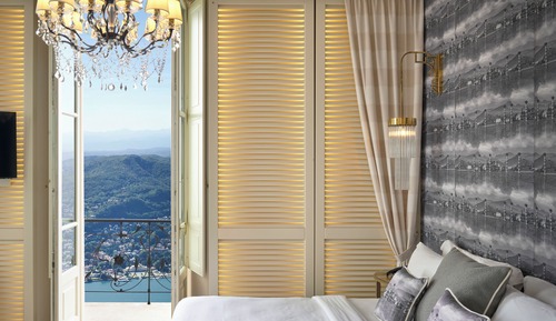 CABANA SIGNATATURE ROOM, LAKE VIEW