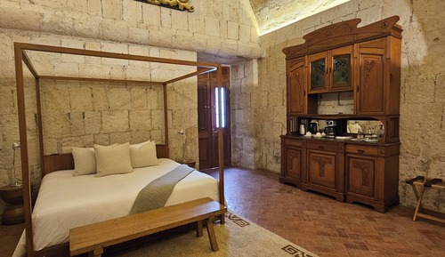 Suite estudio presidencial, vistas al patio