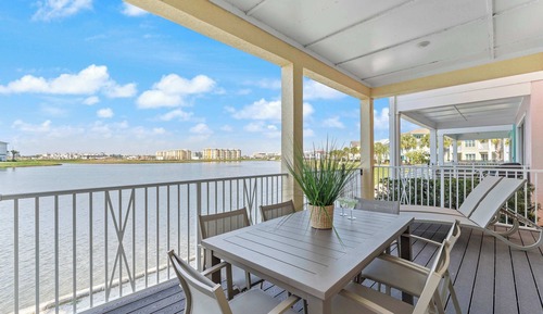 Casa, varias camas, patio, vistas al jardín (Lafitte's Landing Lakeview Cottage)