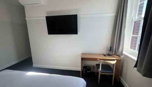 Habitación estándar, 1 cama de matrimonio grande, accesible en silla de ruedas, baño privado