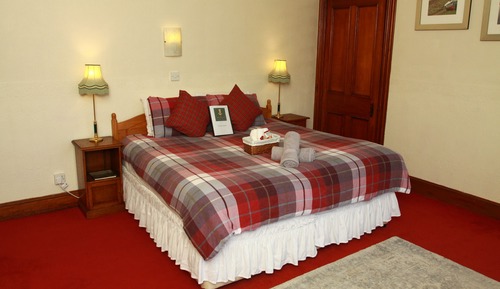 Habitación superior con 1 cama doble o 2 individuales