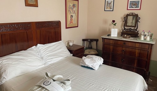 Habitación superior con 1 cama doble o 2 individuales