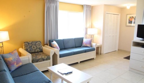 Habitación económica (West One Bedroom-No Ocean View)