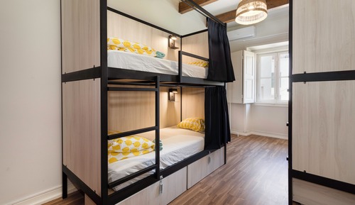 Dormitorio compartido estándar