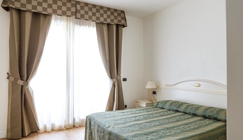 Habitación estándar con 1 cama doble o 2 individuales
