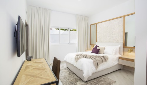 Deluxe Suite