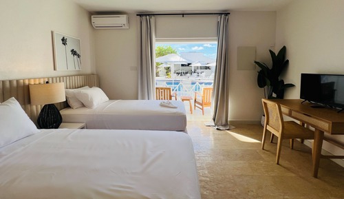 Habitación estándar con 2 camas individuales, vistas a la piscina