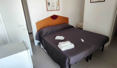 Habitación económica, 1 cama de matrimonio, no fumadores, vistas al jardín