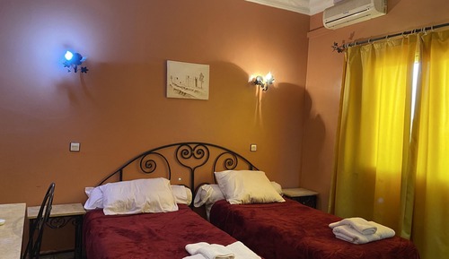 Habitación Confort con 1 cama doble o 2 individuales