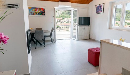 Casa (Four bedroom Holiday Home with Terrac)