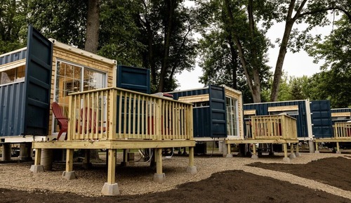 Cabaña básica, 2 camas de matrimonio, vistas al río