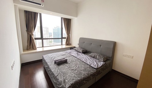 Apartamento de lujo, 1 cama de matrimonio grande, balcón, vistas al mar
