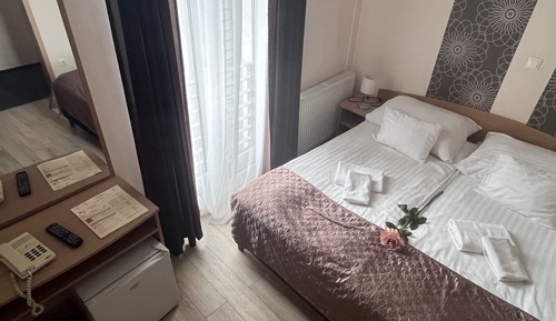 Habitación estándar con 1 cama doble o 2 individuales