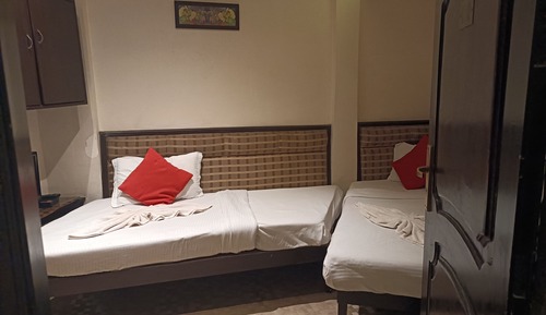 Habitación clásica con 2 camas individuales