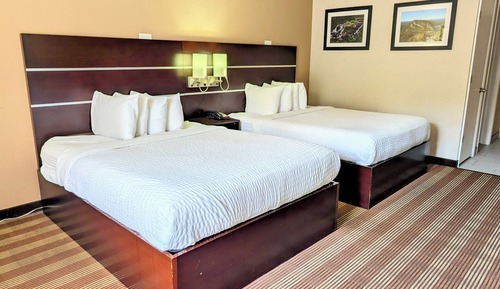 Habitación Deluxe doble, 2 camas de matrimonio, no fumadores, vistas a la montaña