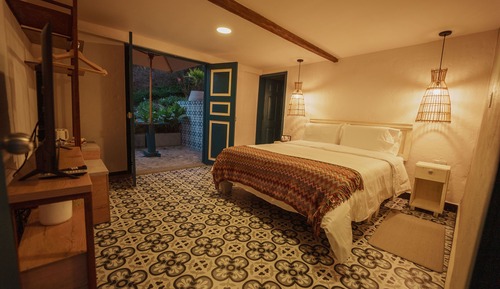 Habitación de diseño doble, 1 cama de matrimonio, baño privado, vistas a la ciudad