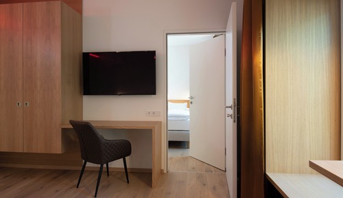 Habitación superior, 1 cama de matrimonio grande (Larger Room)