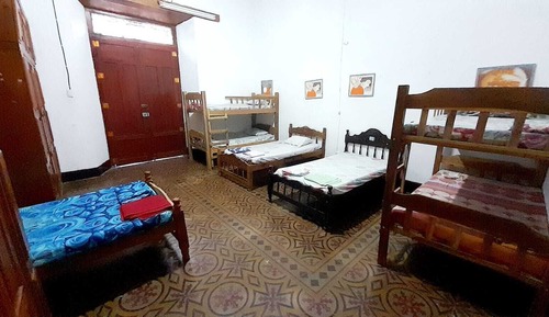 Dormitorio compartido estándar, solo para mujeres, vistas al patio