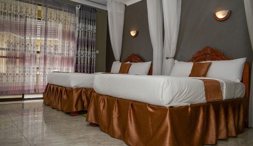 Habitación estándar con 1 cama doble o 2 individuales