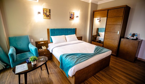 Habitación estándar doble, 1 cama de matrimonio grande, accesible para personas con discapacidad