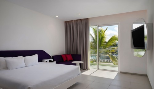 Habitación estándar, 1 cama de matrimonio grande, vistas a la piscina