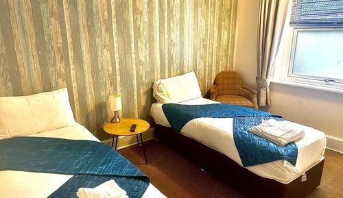 Habitación estándar con 1 cama doble o 2 individuales, 1 cama doble o 2 individuales