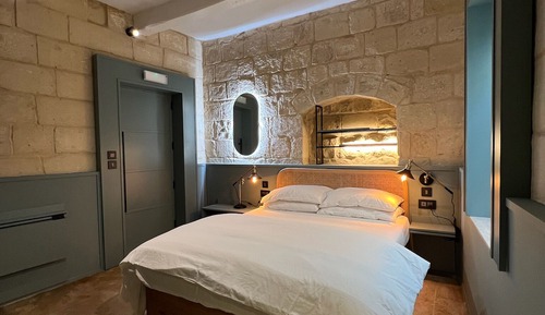 Habitación de diseño, balcón