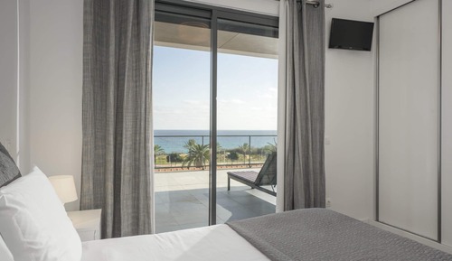 Casa básica, vistas al mar