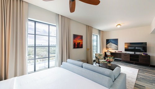 Estudio Deluxe, 1 cama de matrimonio grande, balcón, vistas al río