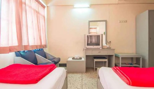 Habitación clásica con 2 camas individuales
