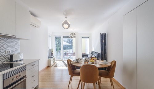 Apartamento económico, 1 cama doble con sofá cama, balcón