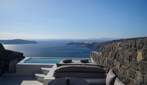 Honeymoon Suite with Infinity Heated Pool
