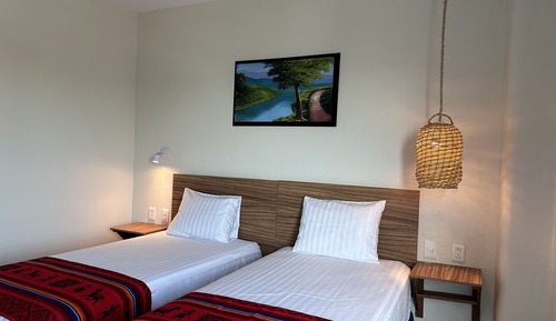 Habitación Deluxe doble, 2 camas dobles, no fumadores, vistas parciales al mar