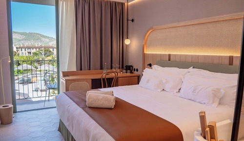 Habitación superior, balcón, vistas al jardín