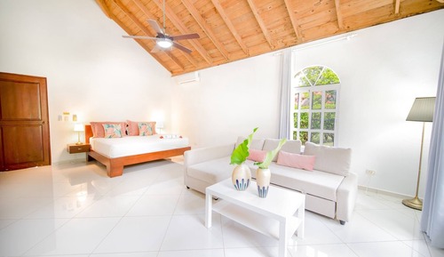 Villa, 4 habitaciones, terraza, vistas al jardín