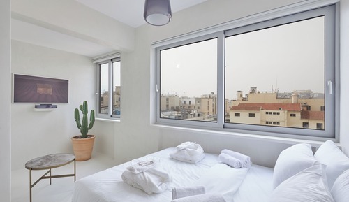 Suite with City View 9