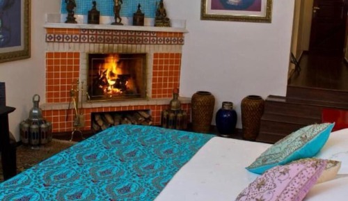Grand Suite, Fireplace (India)