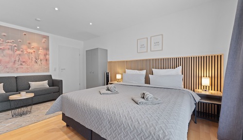 Apartamento Grand, 3 habitaciones, cocina, en la zona del jardín