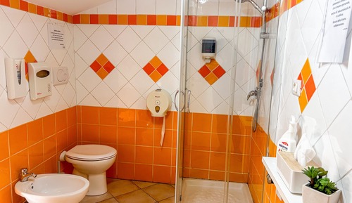 Habitación individual estándar, 1 cama individual (Shared Bathroom)