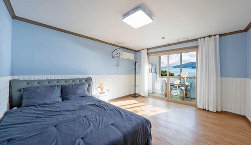 Habitación (102)