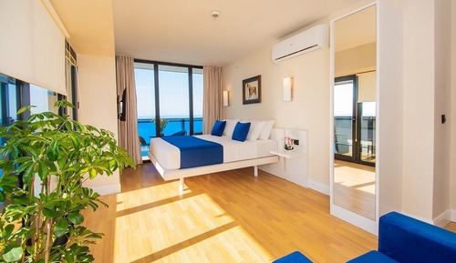 Estudio Confort, 1 cama de matrimonio grande con sofá cama