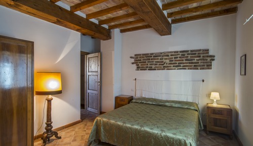 Apartamento estándar, varias camas, vistas al patio, planta baja