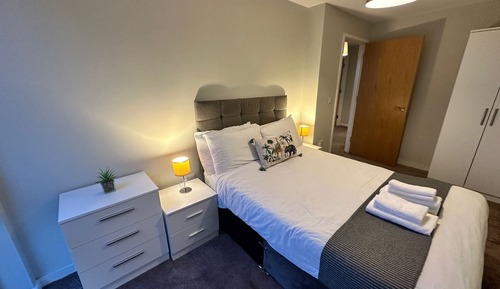 Apartamento ejecutivo, 2 habitaciones, balcón