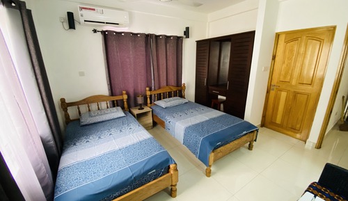 Habitación económica con 1 cama doble o 2 individuales