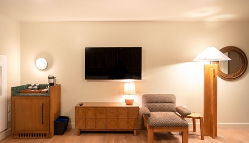 Habitación, 2 camas de matrimonio, patio, junto al lago