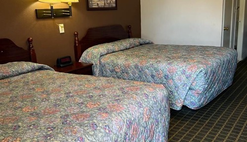 Habitación básica con 1 cama doble o 2 individuales, 2 camas de matrimonio