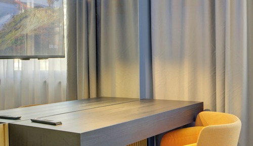 Habitación Deluxe con 1 cama doble o 2 individuales, bañera, vistas a la ciudad