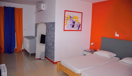 Habitación básica con 1 cama doble o 2 individuales, 1 habitación