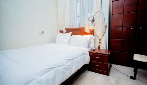 Habitación básica con 1 cama doble o 2 individuales
