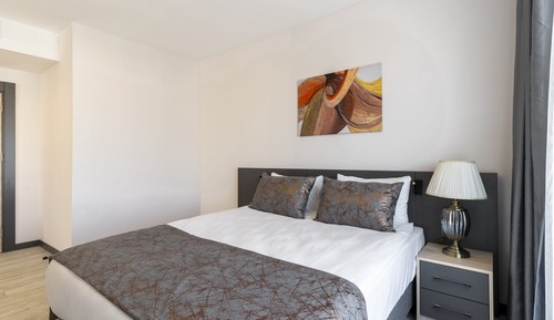 Habitación de luna de miel doble, 1 cama de matrimonio, bañera de hidromasaje, vistas a la ciudad